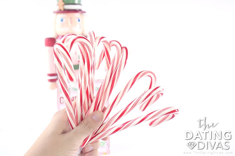 This candy cane game will keep your kids entertained all day. | The Dating Divas