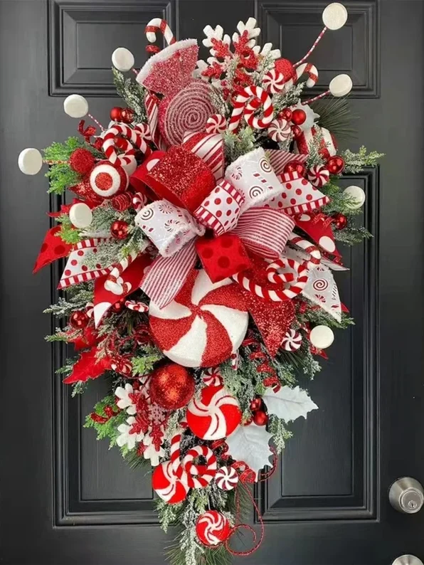 40 Best Christmas Wreaths to Deck Your Doors - 37