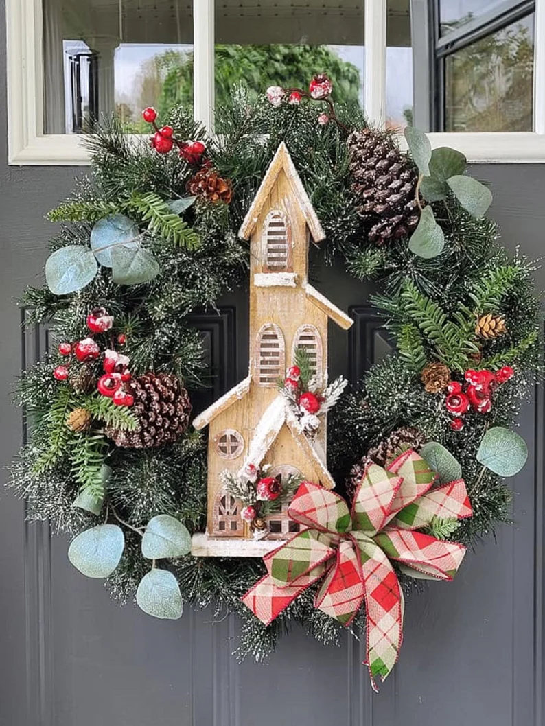 40 Best Christmas Wreaths to Deck Your Doors - 32