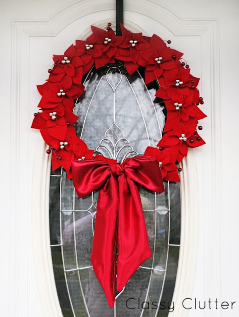 Your home will symbolize good cheer with this poinsettia Christmas wreath! | The Dating Divas 