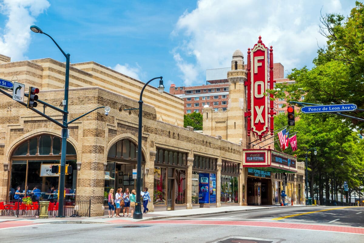 Looking for fun things to do in Atlanta, Georgia? Check out the Fox Theater. | The Dating Divas