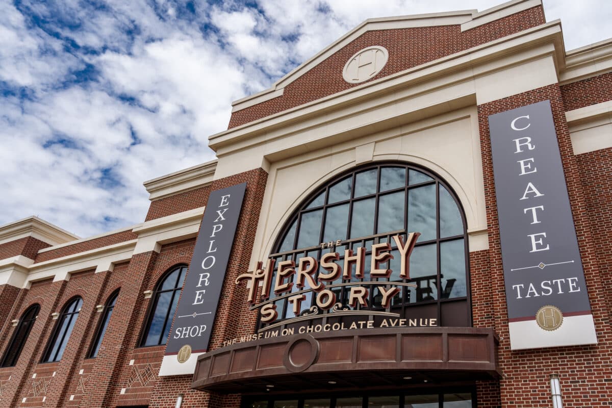 Make sure to visit the Hershey Story Museum when looking for things to do in Pennsylvania! | The Dating Divas