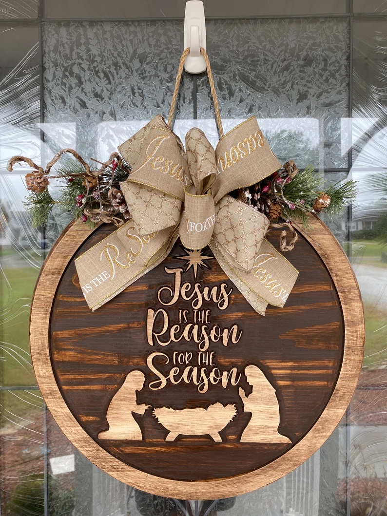 40 Best Christmas Wreaths to Deck Your Doors - 81