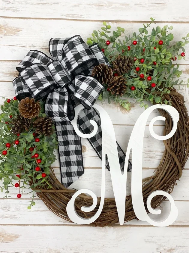 40 Best Christmas Wreaths to Deck Your Doors - 5