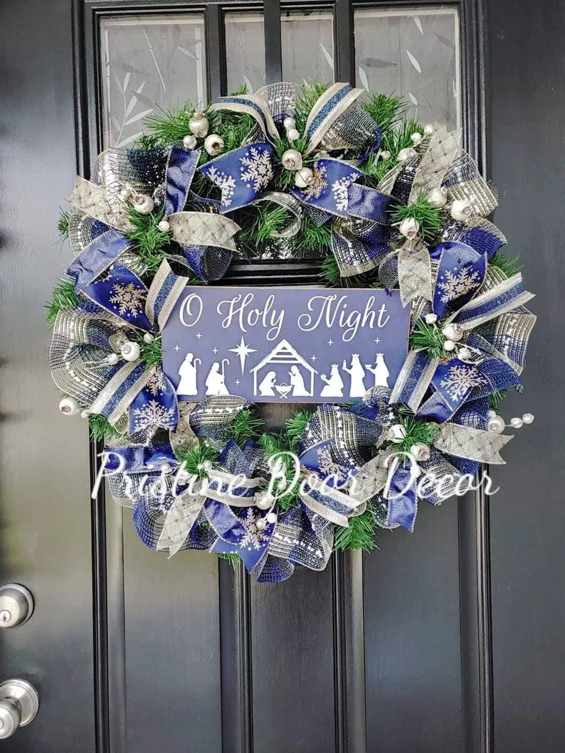 40 Best Christmas Wreaths to Deck Your Doors - 67