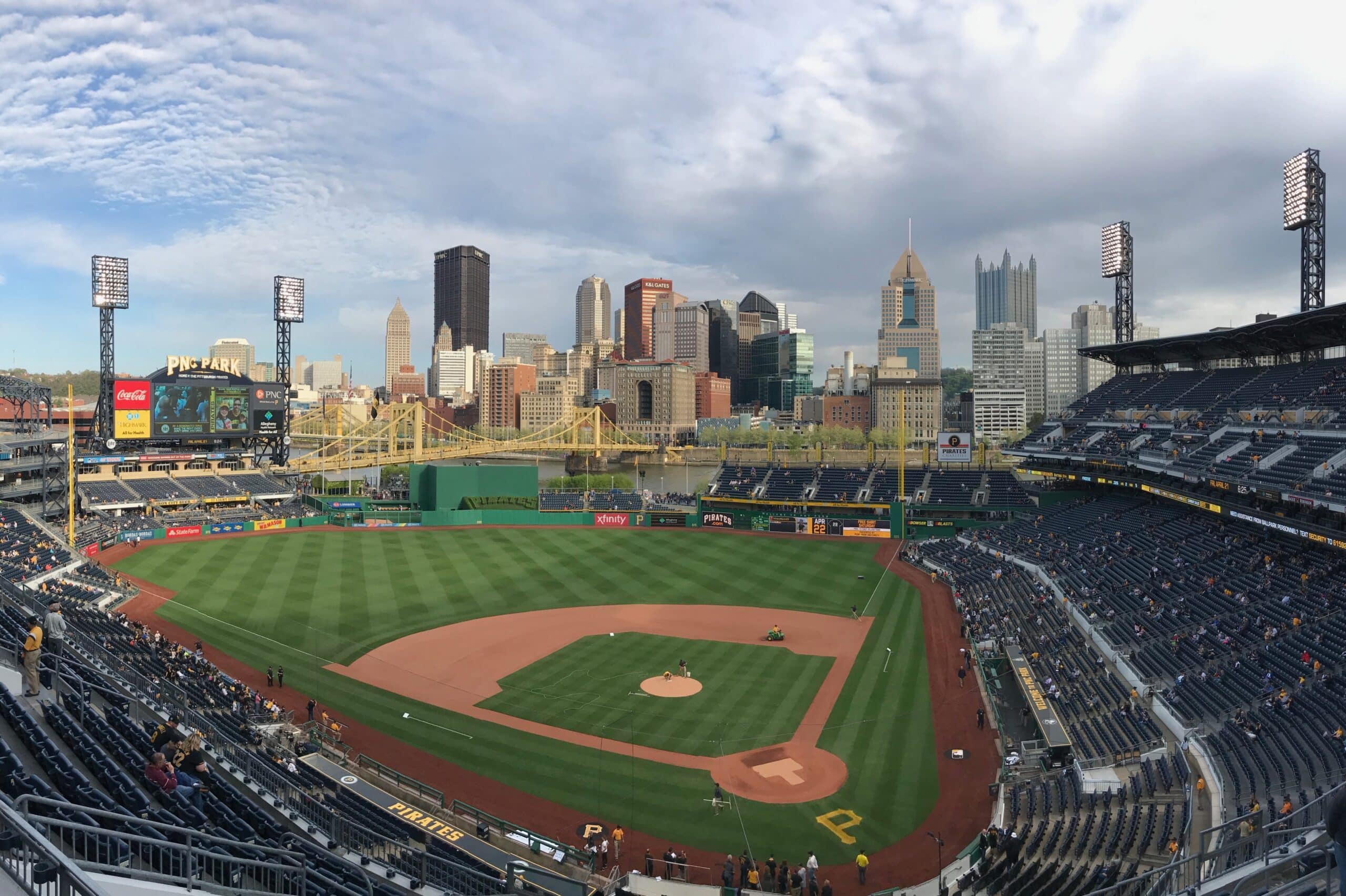 Looking for fun things to do in Pennsylvania for couples? Get tickets to a Pirates game! | The Dating Divas