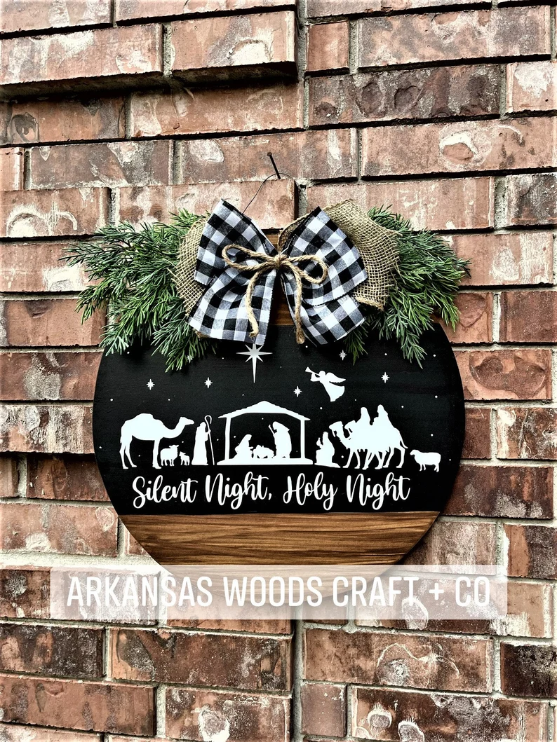 40 Best Christmas Wreaths to Deck Your Doors - 57