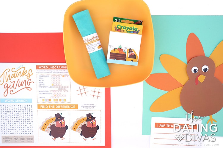 Your kid's table absolutely needs these Thanksgiving crafts this year. | The Dating Divas