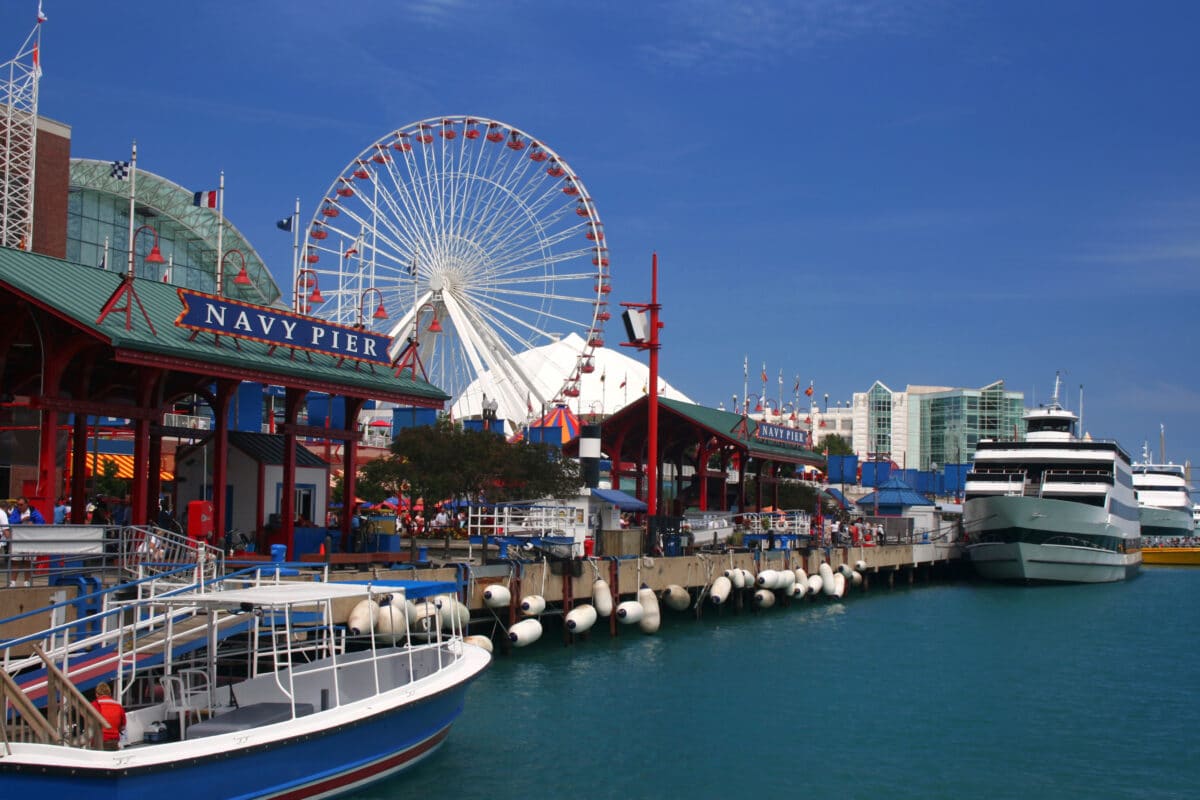 Your family will love riding the Ferris wheel at Navy Pier when looking for things to do in Chicago this weekend! | The Dating Divas