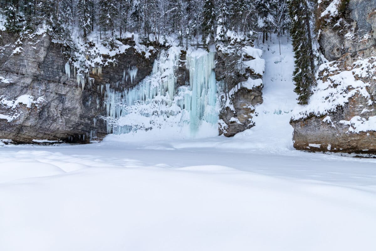 Make sure to put frozen waterfalls on your winter bucket list this year! | The Dating Divas