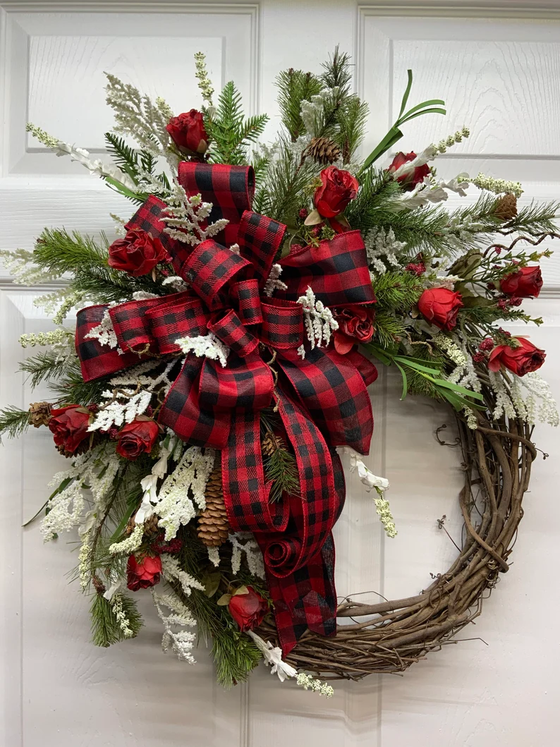 40 Best Christmas Wreaths to Deck Your Doors - 69