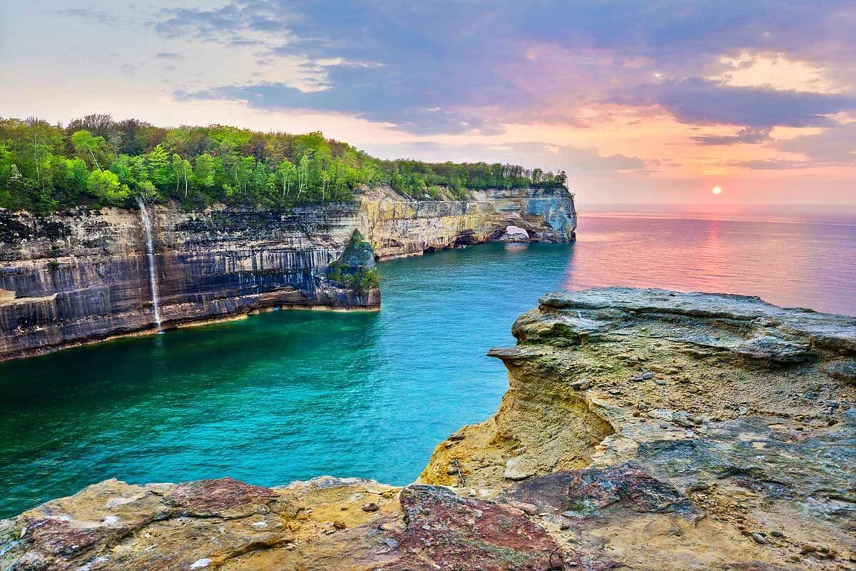 A panoramic shot of the romantic weekend getaway destination of Pictured Rocks National Lakeshore | The Dating Divas