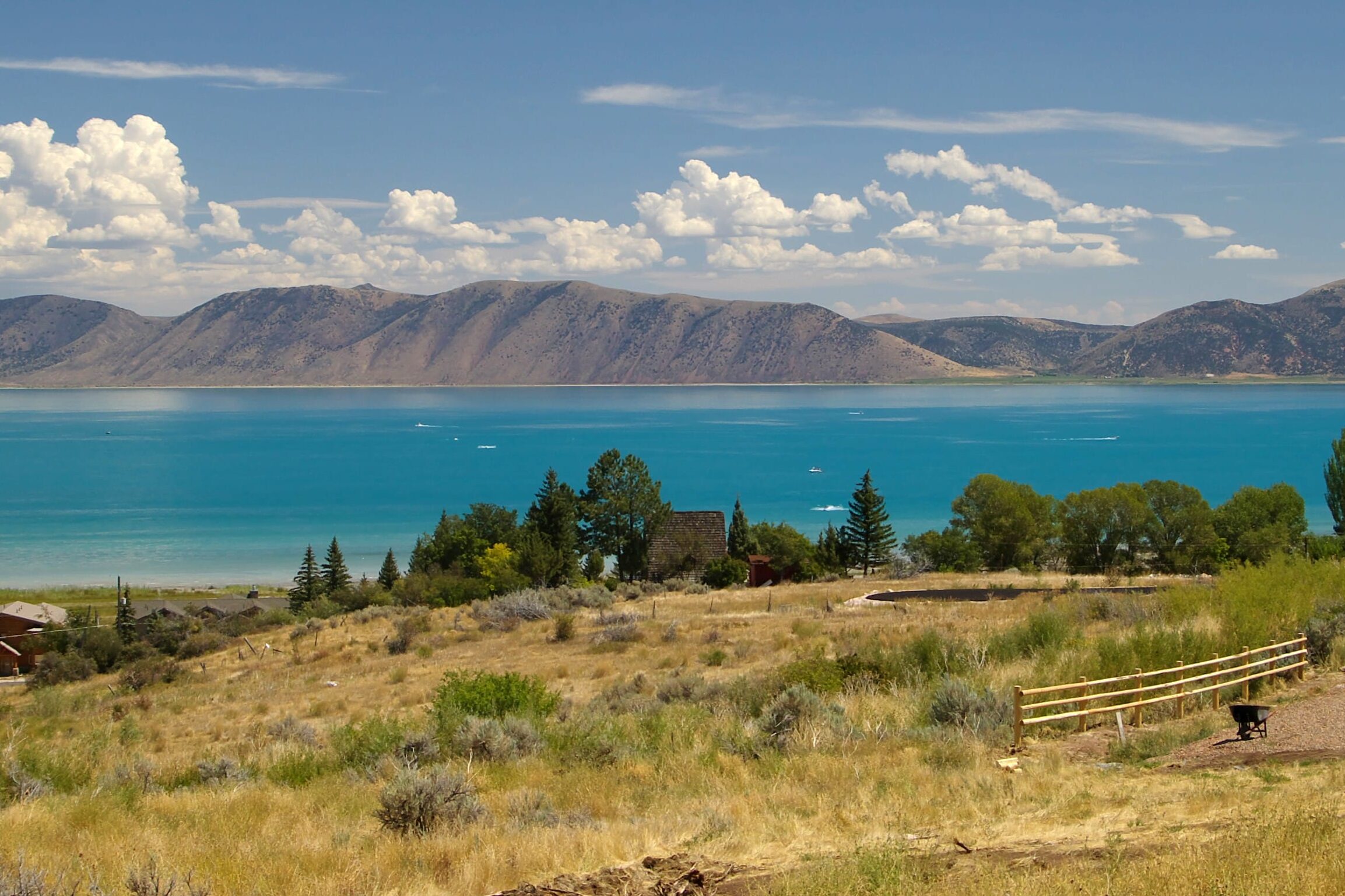 The beautiful weekend getaway spot of Bear Lake, Utah | The Dating Divas