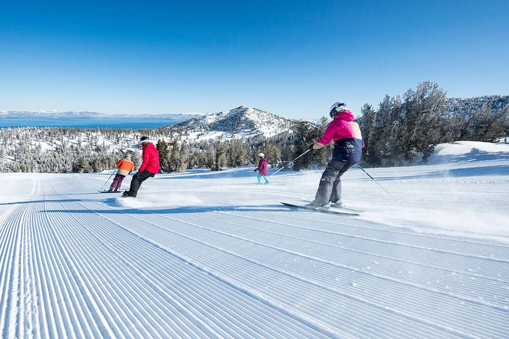 A group of skiiers on a weekend getaway at Lake Tahoe | The Dating Divas