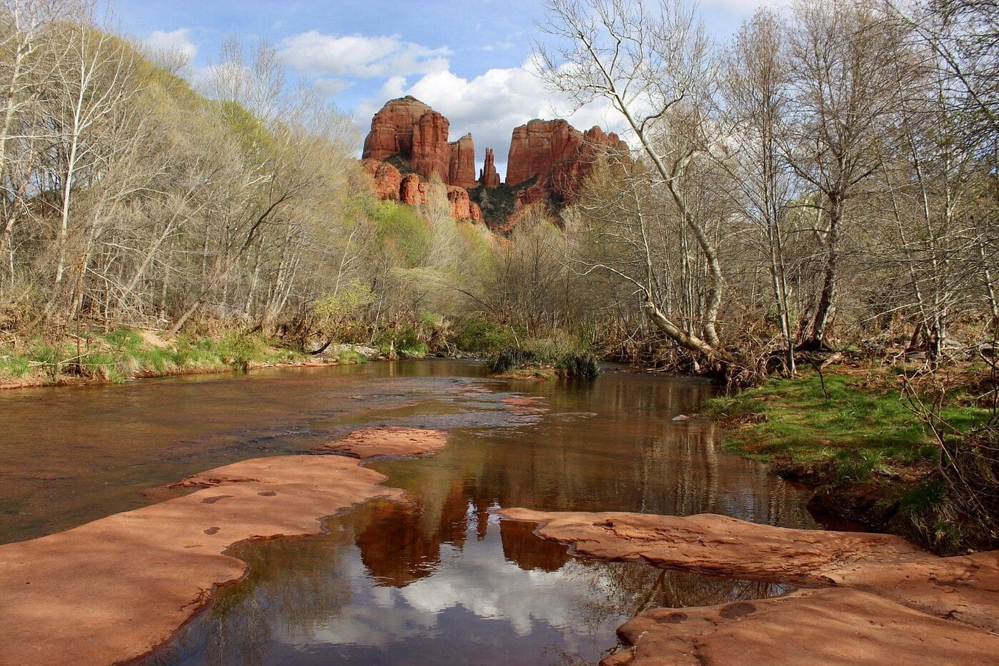 A quick trip to Oak Creek Canyon located in Arizona | The Dating Divas