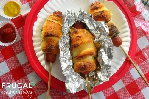 https://www.thedatingdivas.com/wp-content/uploads/2022/12/Camping-Pigs-In-A-Blanket-edited.webp