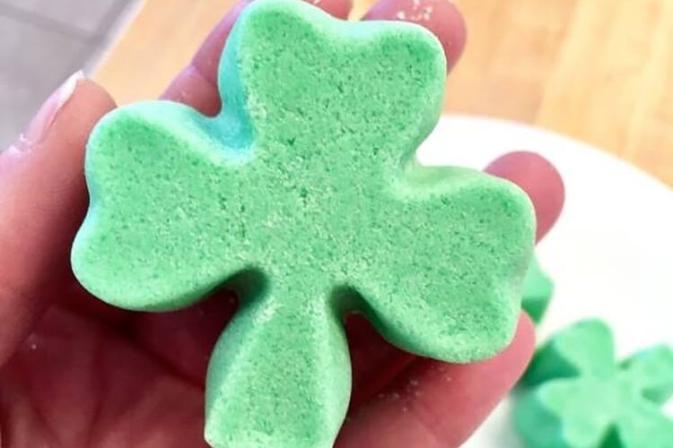 St. Patrick's Day crafts can be useful like this bath bomb. | The Dating Divas