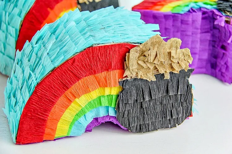 St. Patrick's Day crafts and piñatas. | The Dating Divas