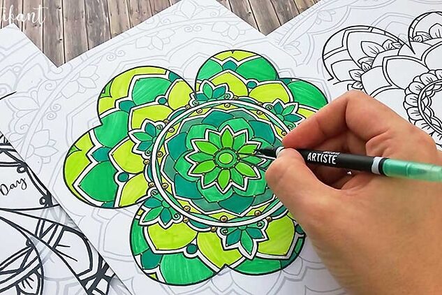 Free printable adult coloring pages for St. Patrick's Day crafts. | The Dating Divas