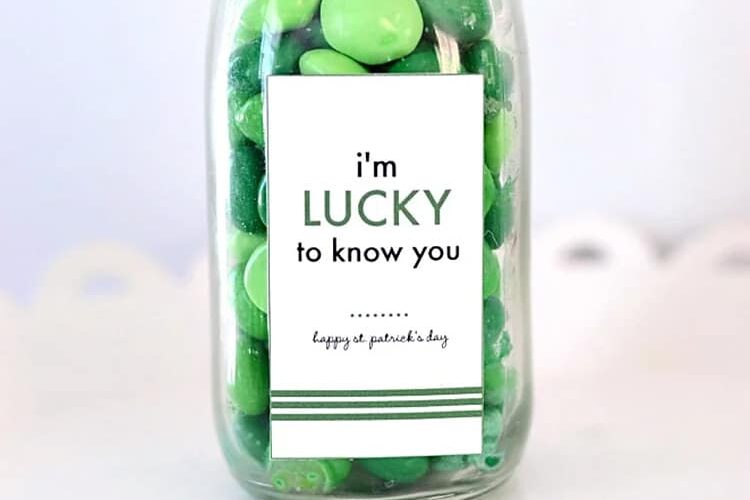 Give a gift of thanks with a Lucky St. Patrick's Day craft. | The Dating Divas