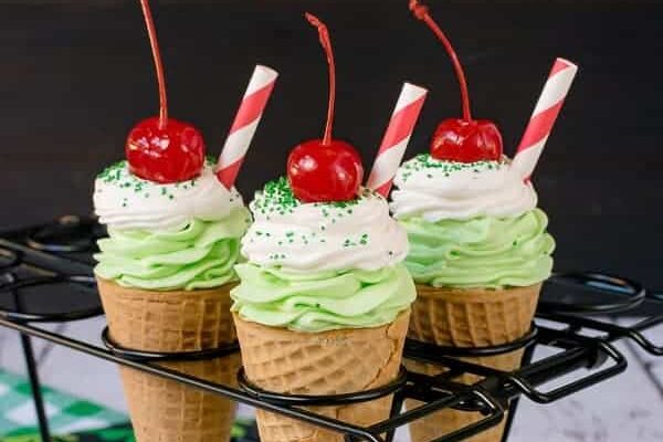 Three St. Patrick's Day desserts that look like ice cream cones | The Dating Divas