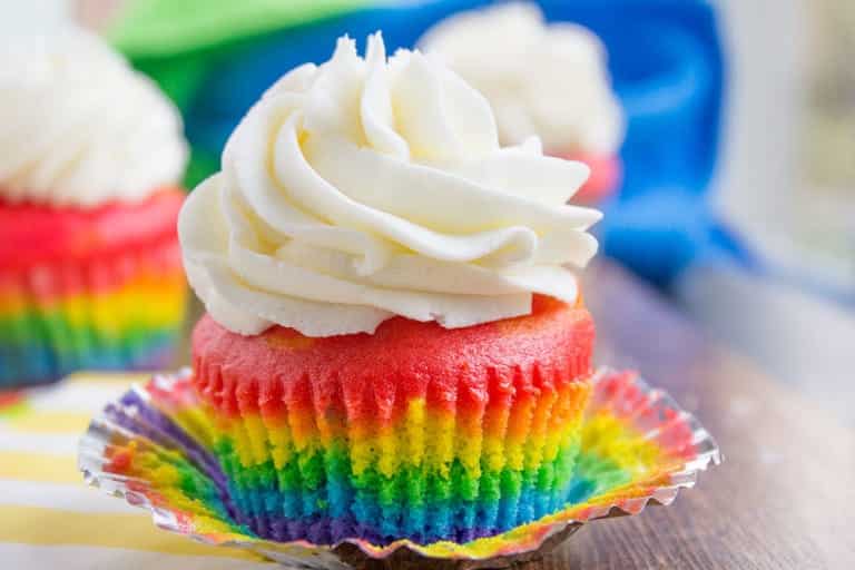 Rainbow cupcake St. Patrick's Day desserts | The Dating Divas