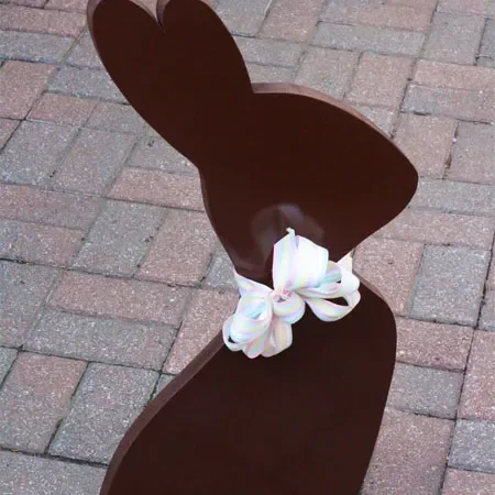 Looking for cute outdoor Easter decorations? Try this large "chocolate" bunny! | The Dating Divas 