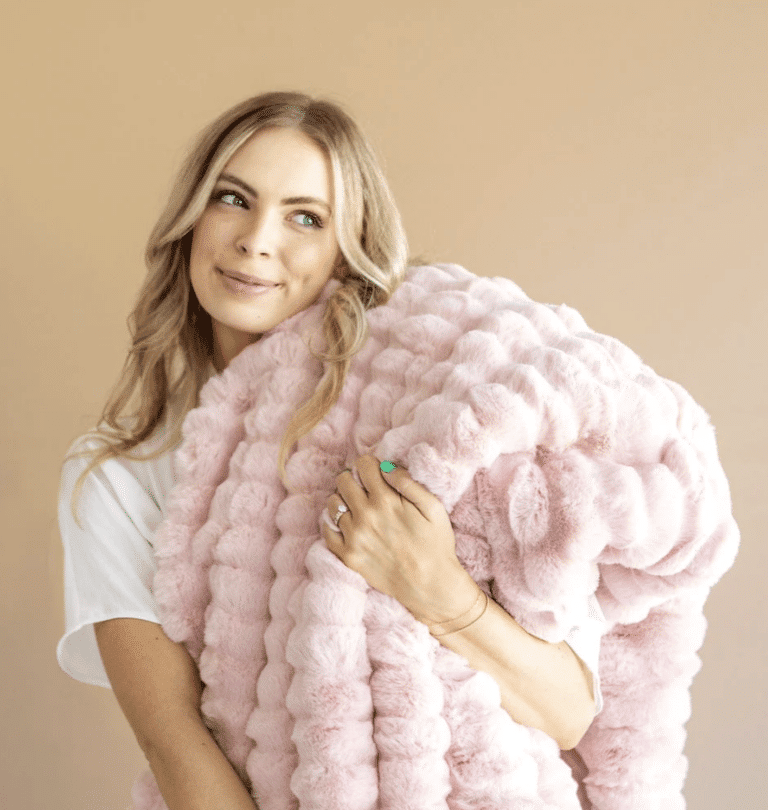 50 Perfect Gifts for Pregnant Women | The Dating Divas