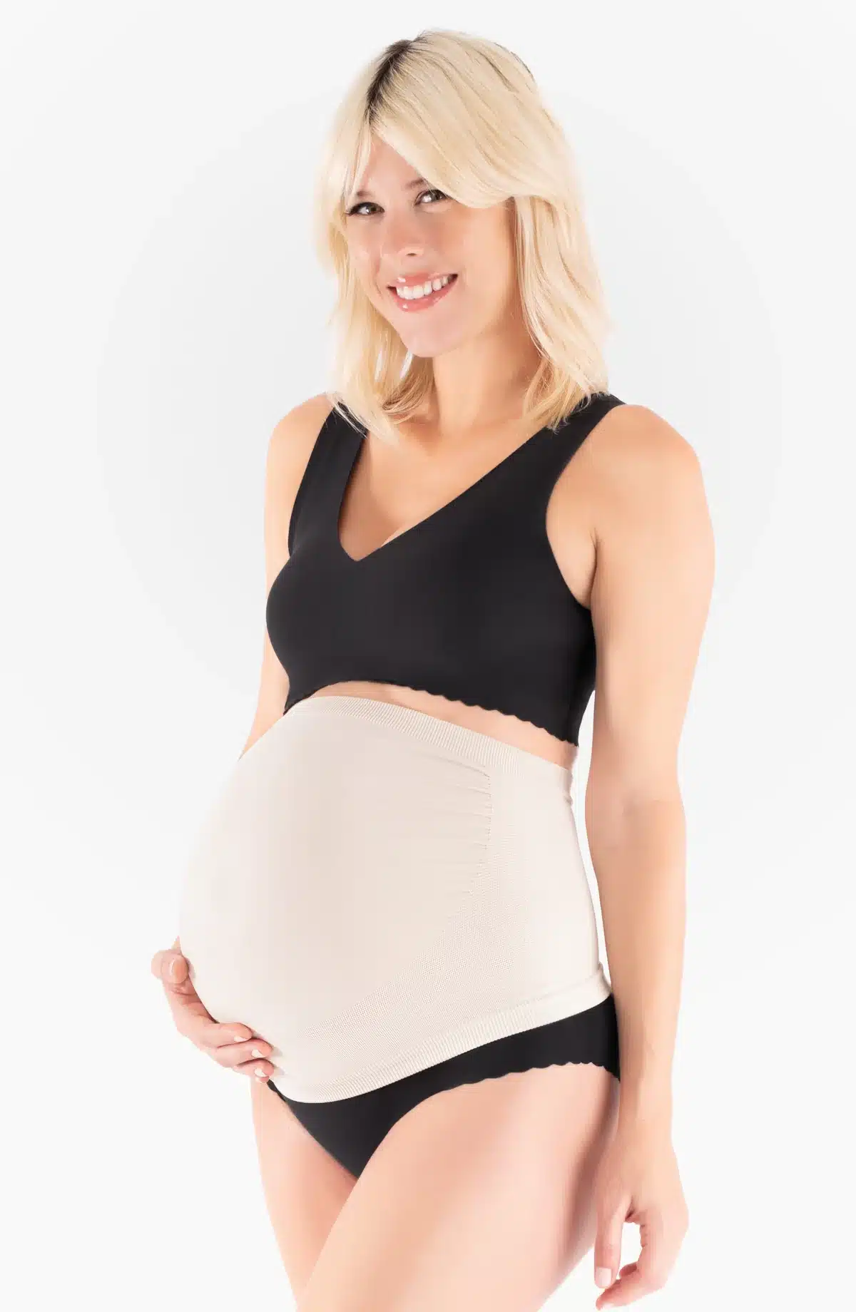 Looking for amazing gifts for pregnant women? Try gifting her this belly support band. | The Dating Divas