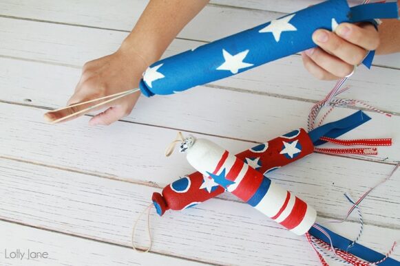 Celebrate the birth of the USA with these fun slingshot crafts! | The Dating Divas