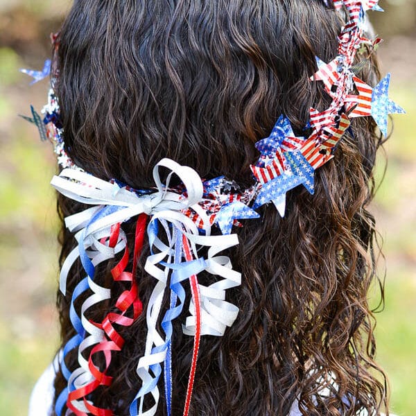 Celebrate the birthday of the USA with this cute patriotic crown! | The Dating Divas