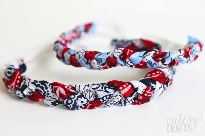 Looking for festive Fourth of July crafts? Make these cute red, white, and blue bandana headbands! | The Dating Divas