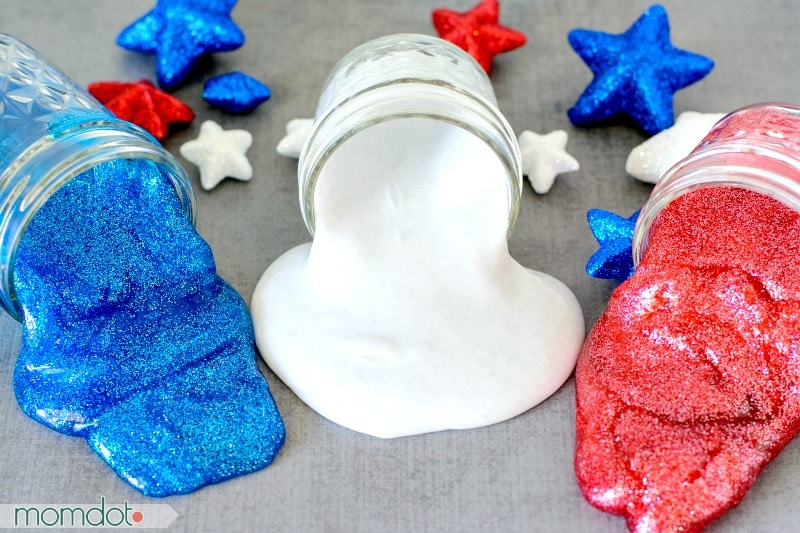 Your kids will love getting messy with this slimy USA craft! | The Dating Divas