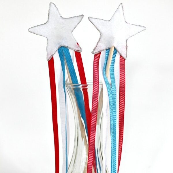 Your child will love making this wand for a fun USA craft! | The Dating Divas