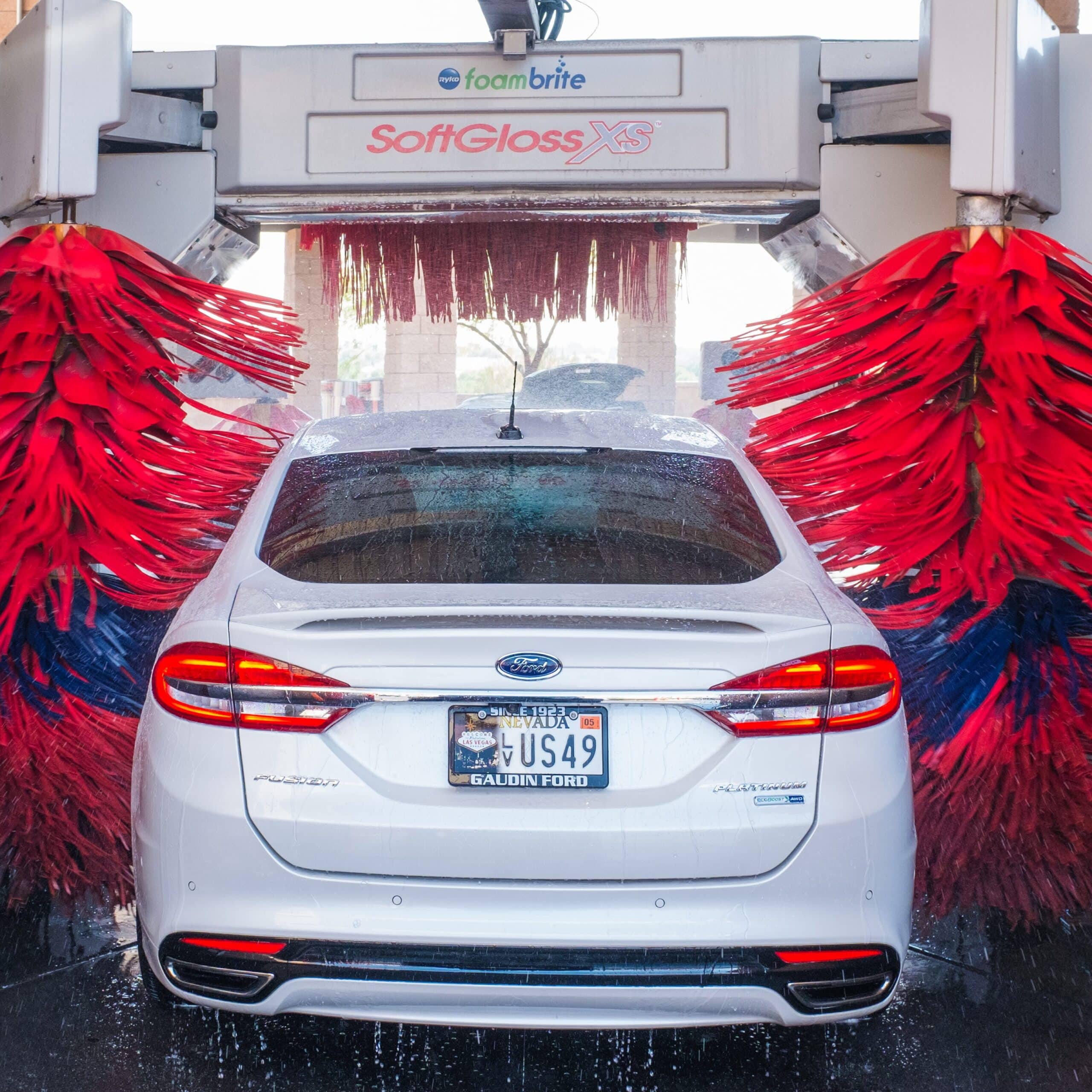 A car wash subscription is on our list of great gifts for dad! | The Dating Divas 