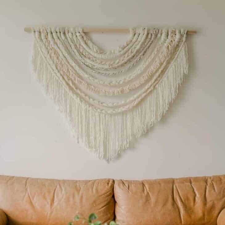 Braided wall hangings are perfect for DIY home decor! | The Dating Divas