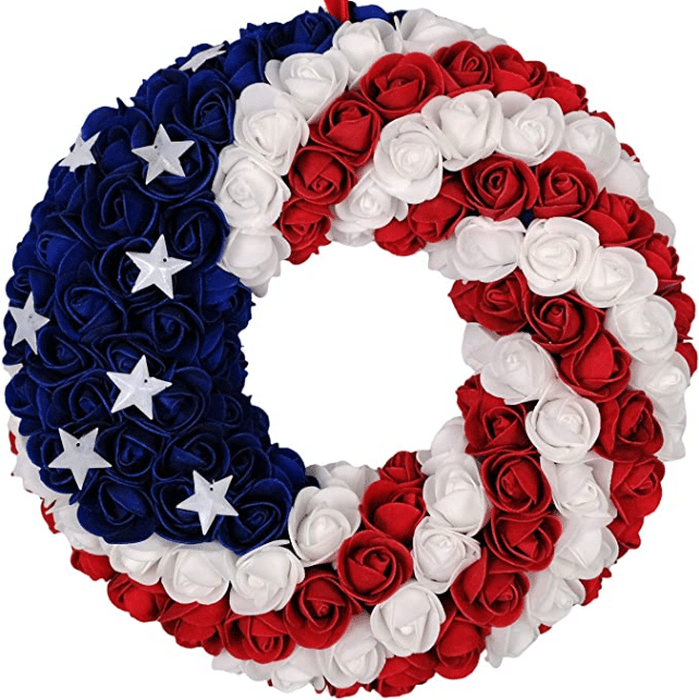 You'll love this statement wreath for your 4th of July decor! | The Dating Divas 