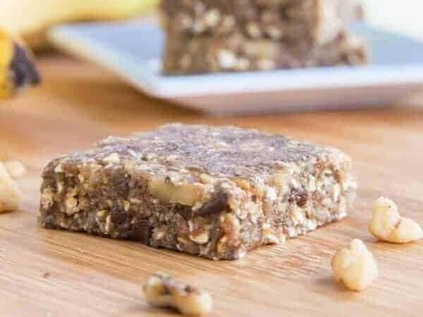 These no bake energy bars make great breakfast ideas for kids. | The Dating Divas 