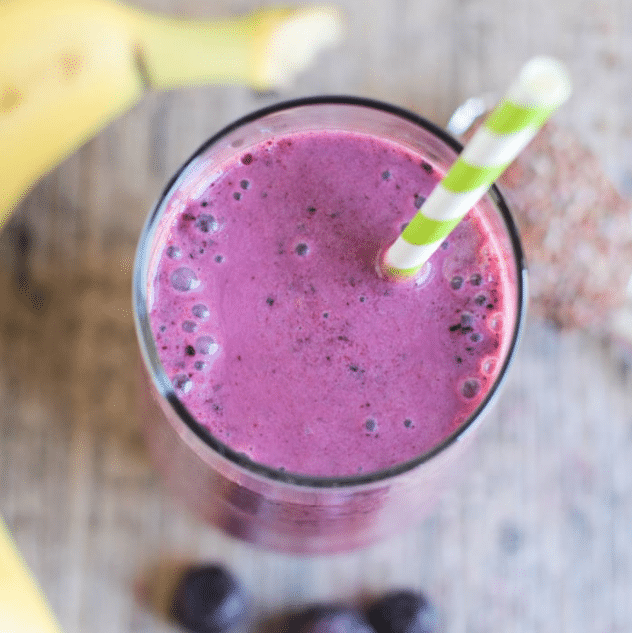 Coming up with beakfast ideas for kids can be made simple with smoothies. | The Dating Divas 