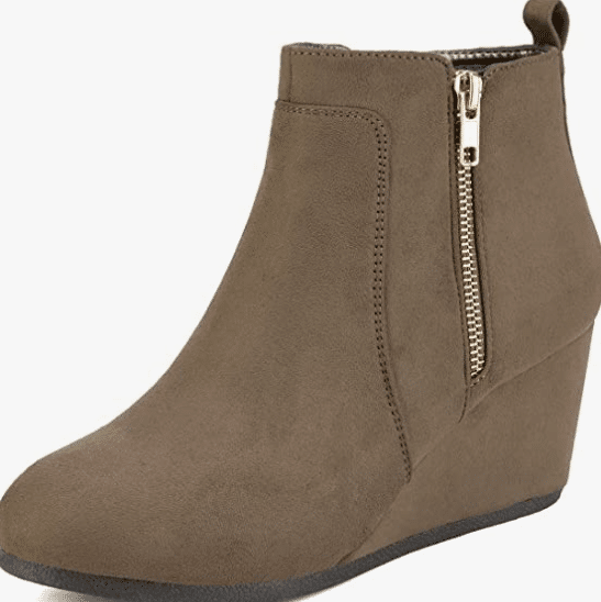 These suede ankle boots will pair nicely with any of your fall fits! | The Dating Divas 