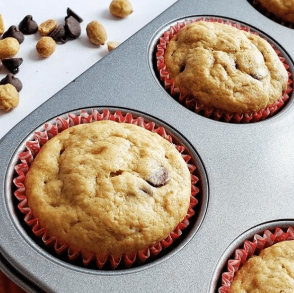 Peanut butter banana muffins are easy and delicious for your breakfast ideas for kids. | The Dating Divas 