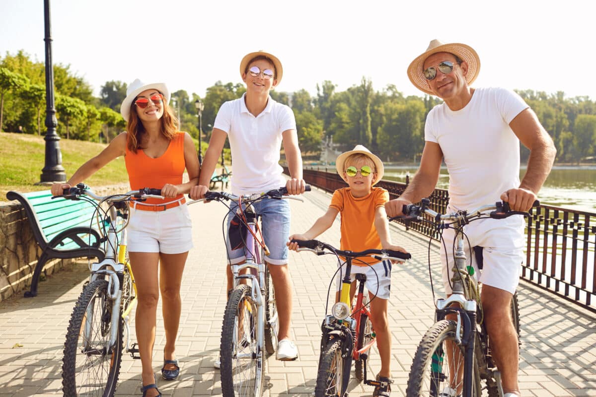 Looking for fun things to do on Labor Day? Take a bike ride with your family! | The Dating Divas