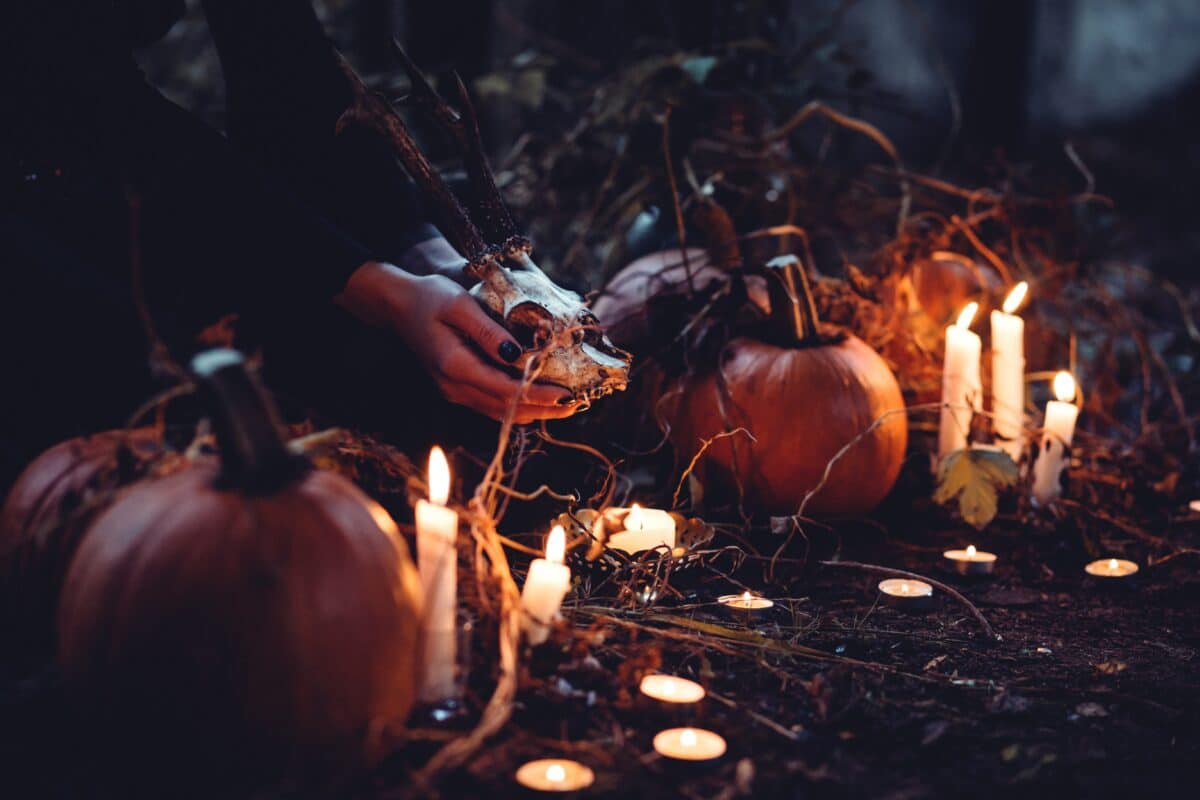 Looking for some Halloween trivia for party games? Don't worry, we've got you! | The Dating Divas 