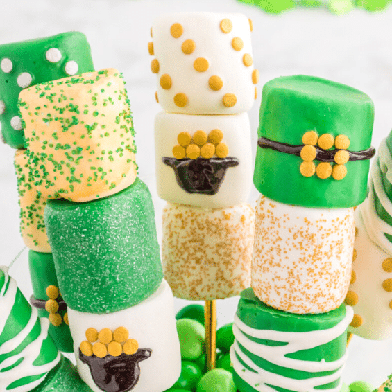 Marshmallow pops are a great St. Patrick's Day party food staple. | The Dating Divas 