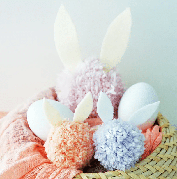 These pom pom bunnies are definitely one of the easiest Easter crafts to make! | The Dating Divas 