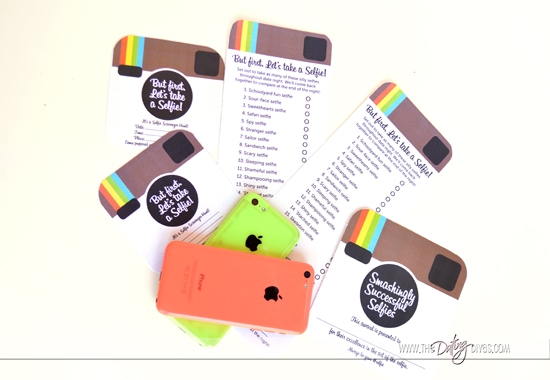 Selfie Scavenger Hunt List with Invitations