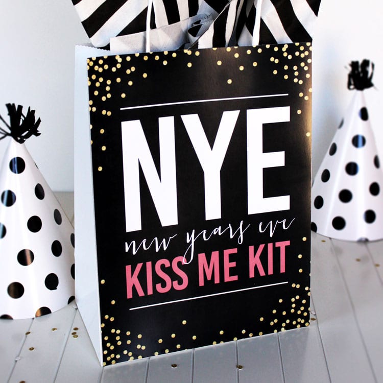 9 New Years Eve Kiss Me Kit Ideas - 53